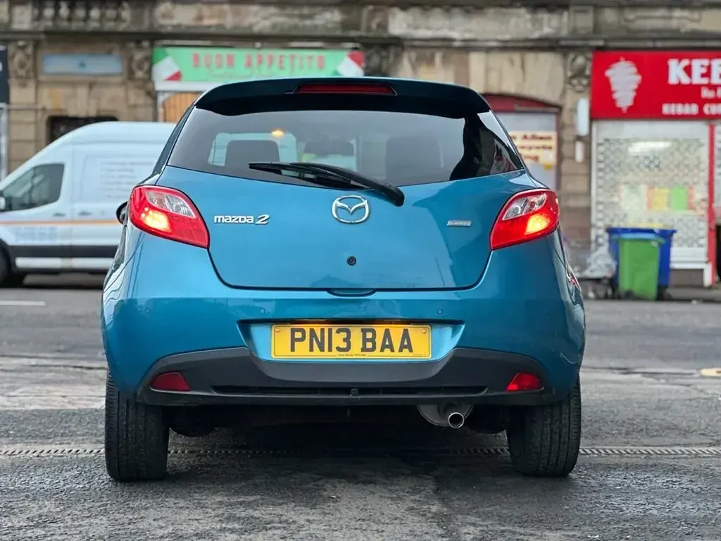 Używany Mazda 2 Edition 84 KM (61 kW) 2013 Niebieski Hatchback