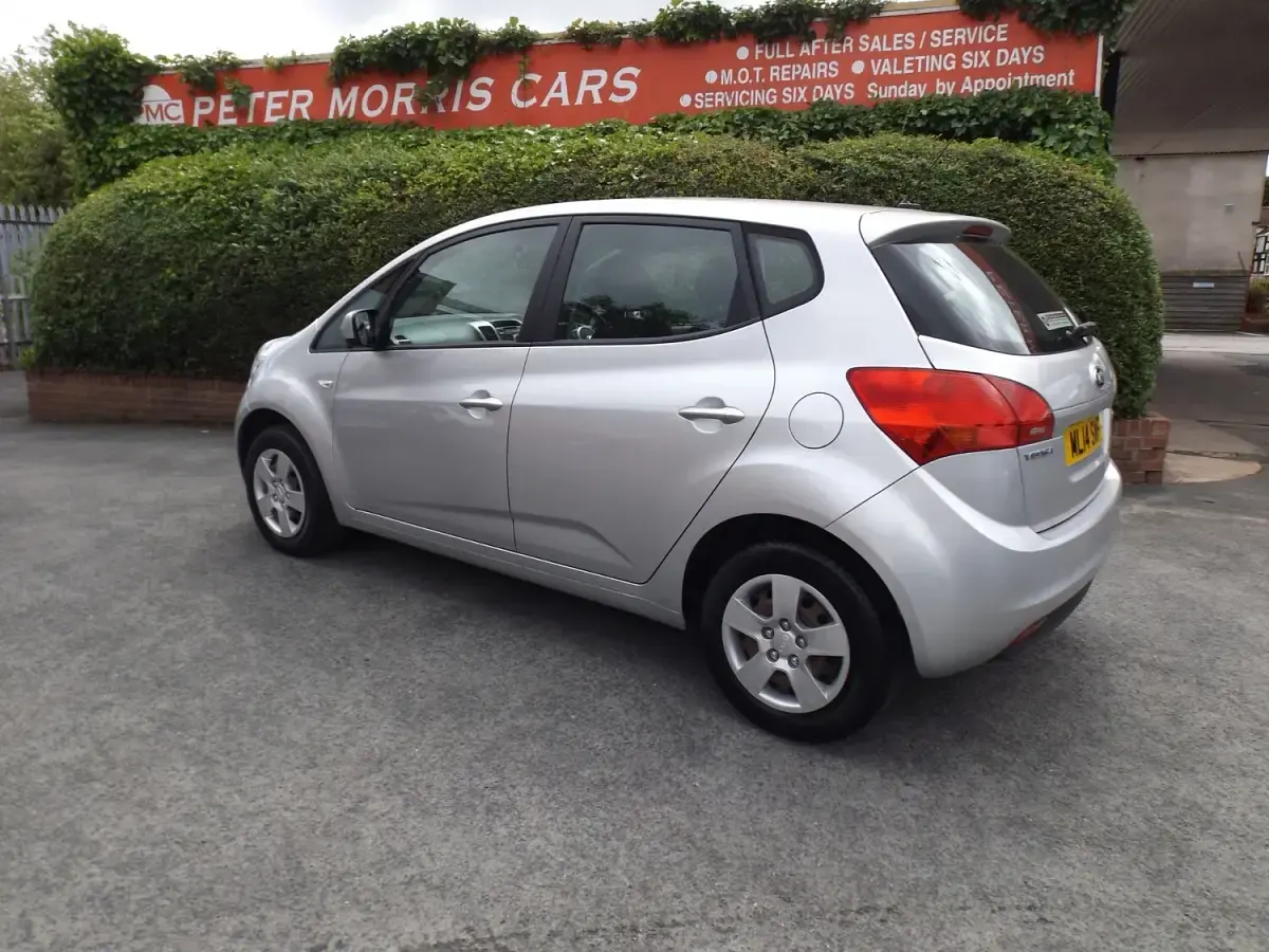 Used Kia Venga 90 HP (66 kW) 2014 Silver Hatchback
