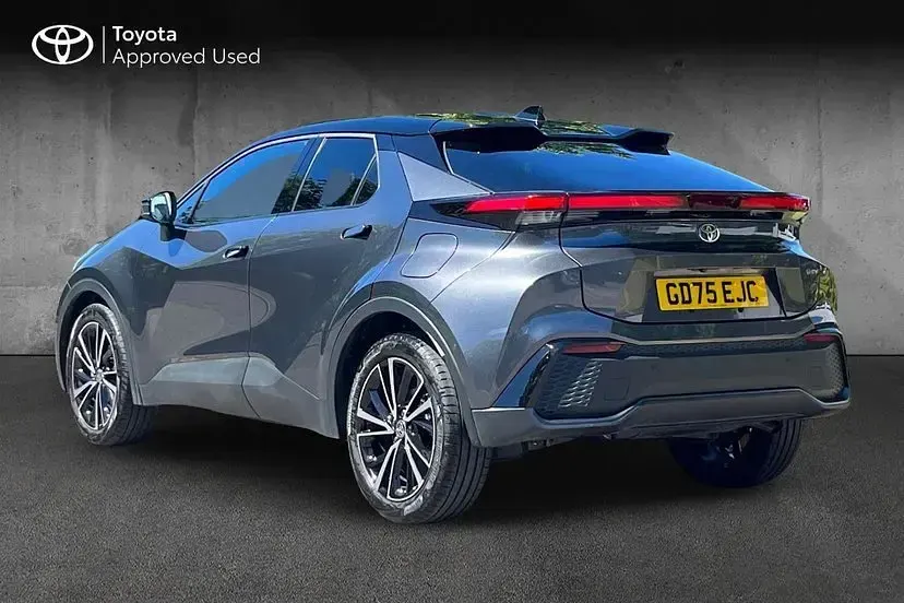 Used Toyota C-HR 140 HP (102 kW) 2026 Ash grey with black roof SUV