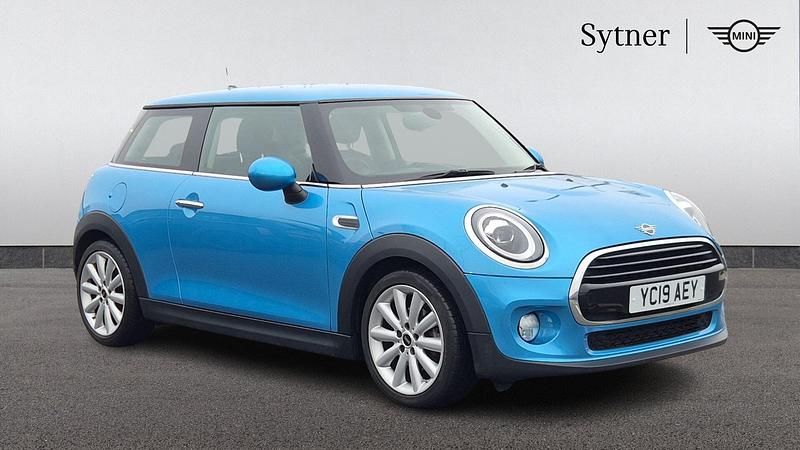 Blue Used 2019 Mini Cooper Classic Hatchback | £12,500 (Good price) - Image 1/4