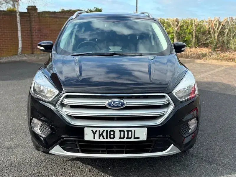 Używany Ford Kuga Zetec 120 KM (88 kW) 2018 Czarny SUV