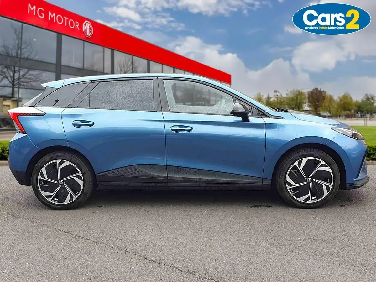 Used MG MG4 EV 169 kW (231 HP) 2026 Blue Hatchback
