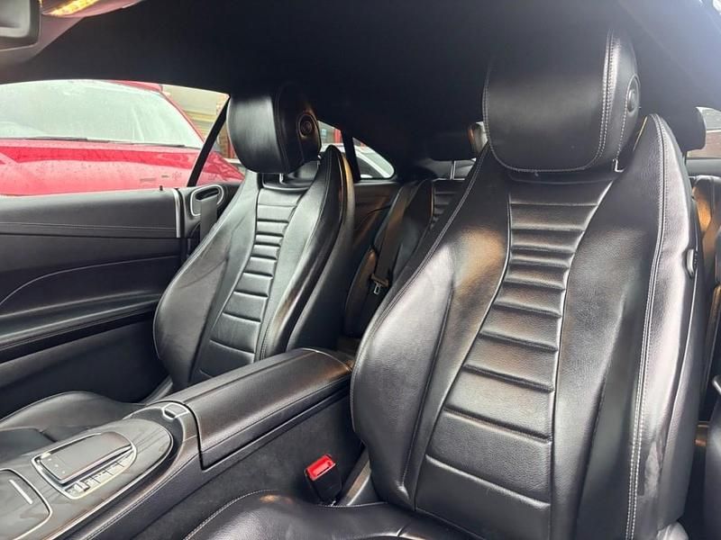 Begagnad Mercedes E220 AMG Line Premium 2022 Blå Sportkupé