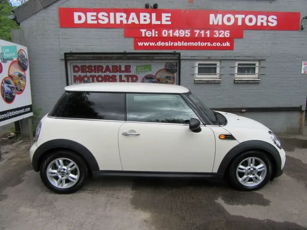 Begagnad Mini ONE Hatch 2012 Vit Halvkombi