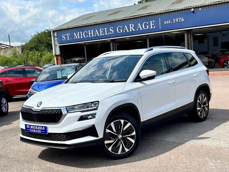 White Used 2022 Skoda Karoq SE L SUV | £23,995 (A bit pricey) - Image 1/4