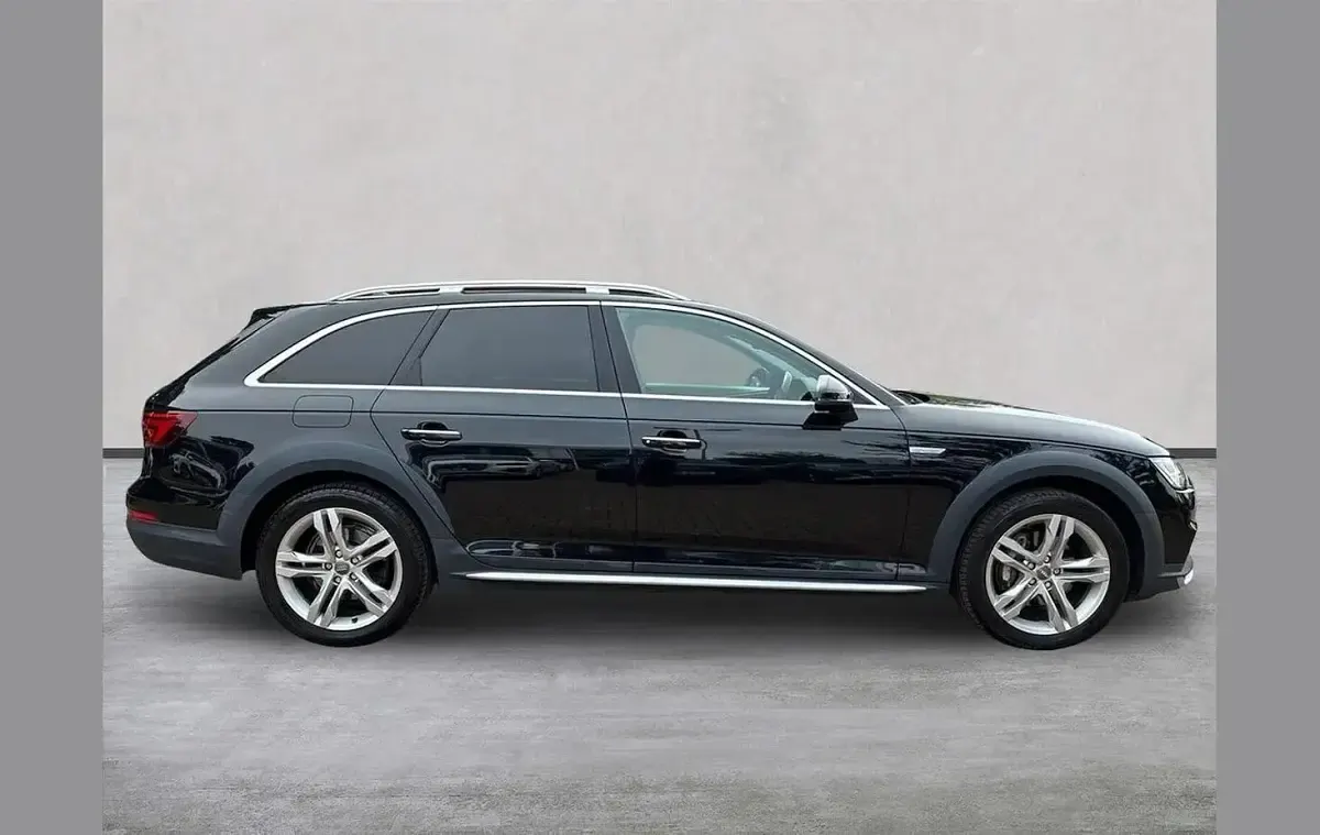Używany Audi A4 Allroad Sport 190 KM (139 kW) 2018 Czarny Kombi