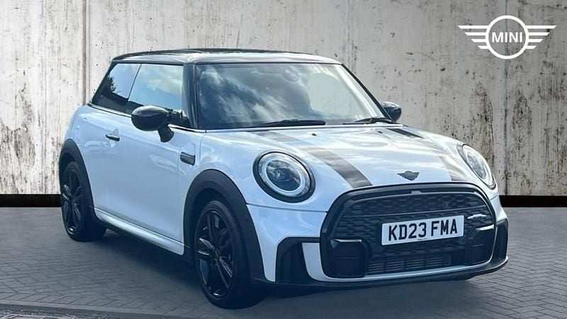 White Used 2023 Mini Cooper Hatch Hatchback | £24,999 (Fair price) - Image 1/4