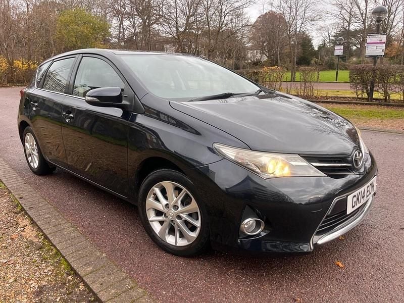 Grey Used 2014 Toyota Auris Hatchback | £4,650 (Fair price) - Image 1/4