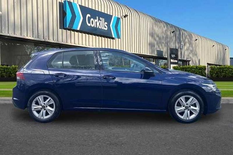 Begagnad VW Golf VIII 150 HK (110 kW) 2022