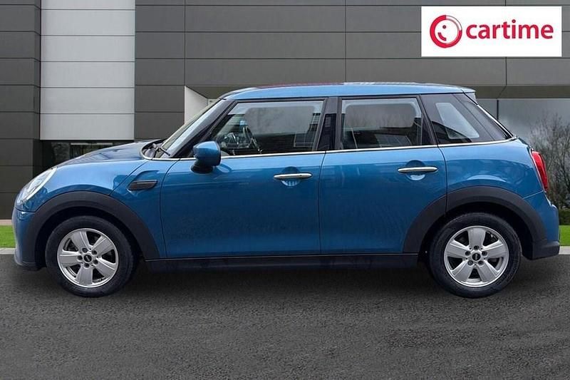 Usado Mini Cooper Classic 136 HP (100 kW) 2023 Azul Citadino