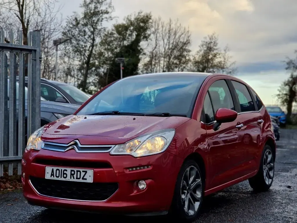 Used Citroën C3 Platinum 82 HP (60 kW) 2016 Red Hatchback