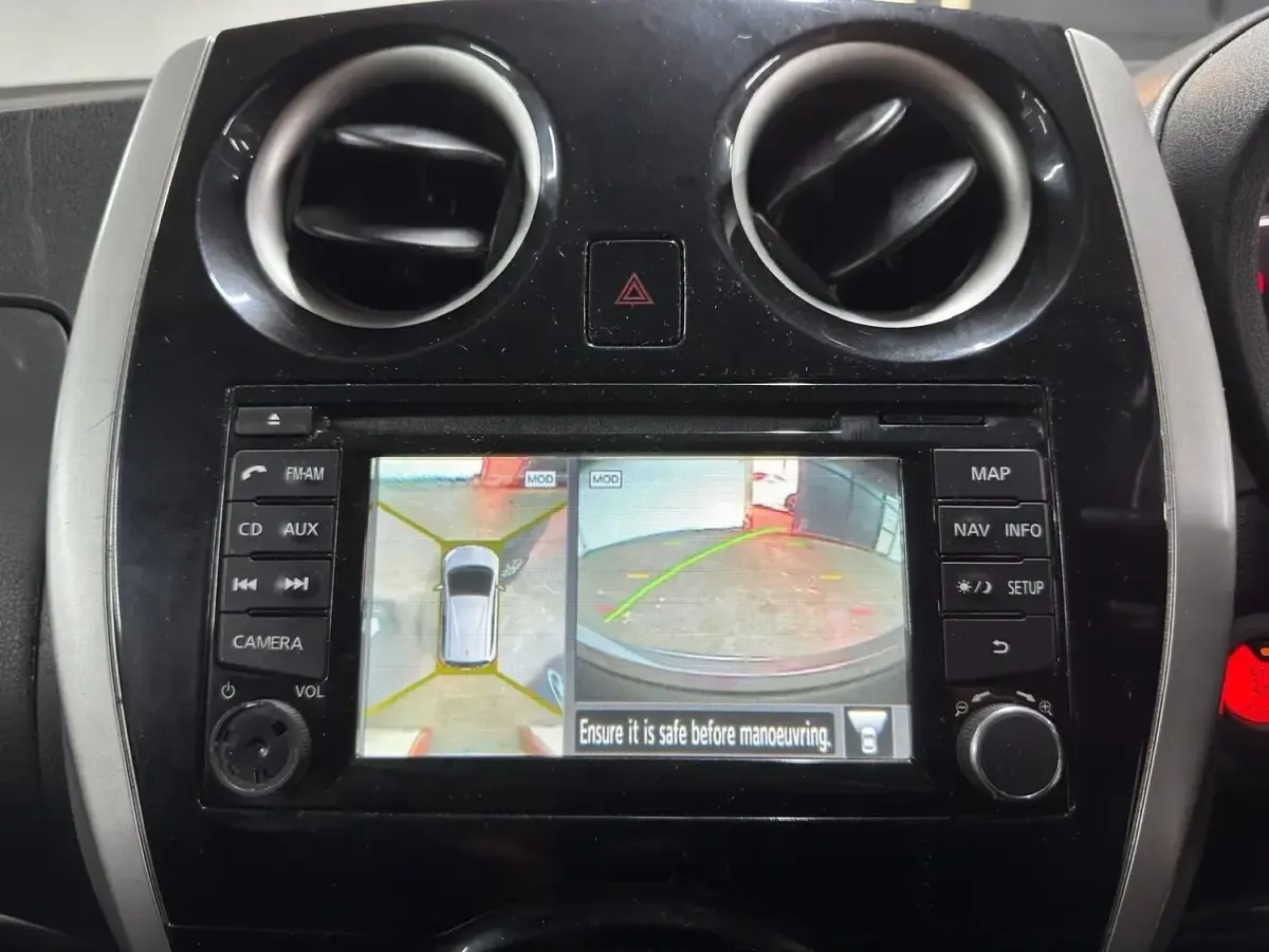 Used Nissan Note Tekna 90 HP (66 kW) 2014 Black Hatchback