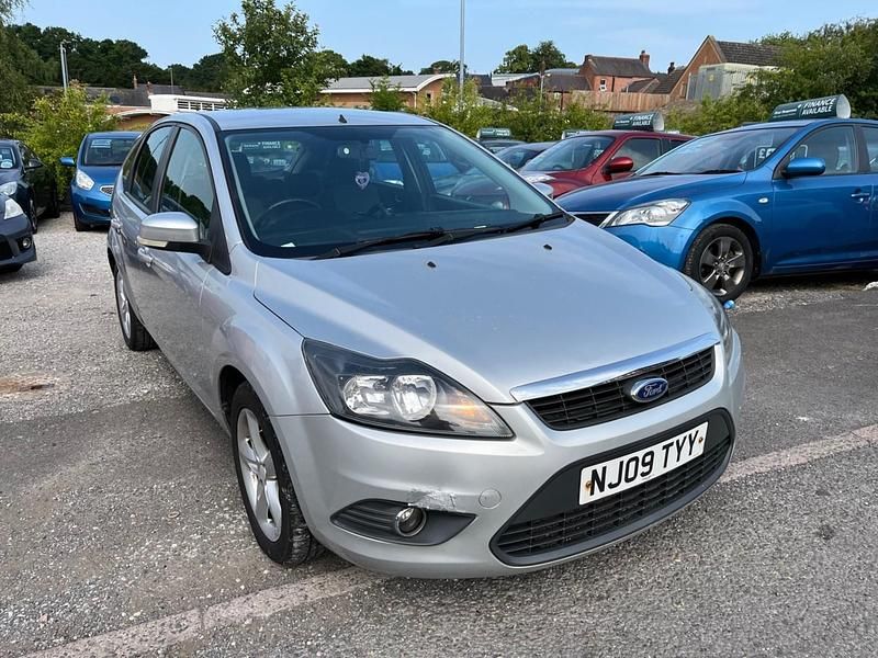 Silver Used 2009 Ford Focus Zetec Hatchback | £695 (Fair price) - Image 1/4