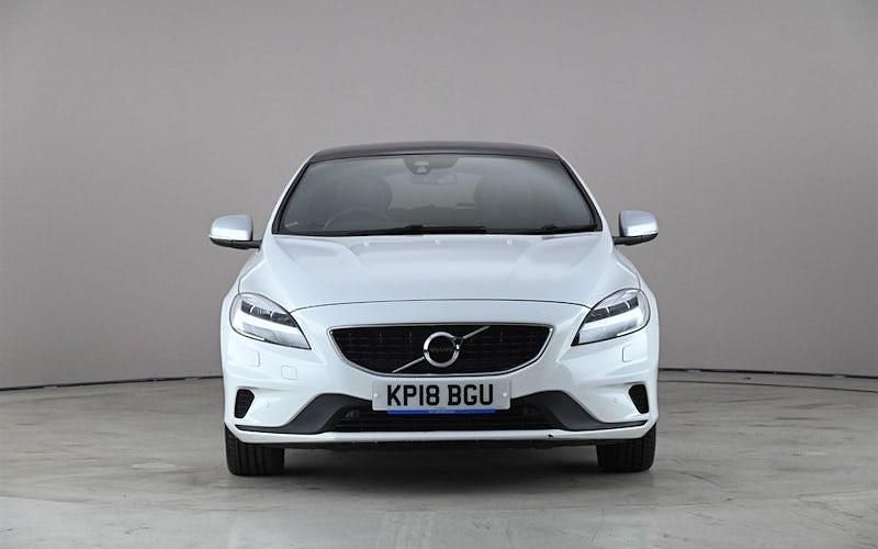 Begagnad Volvo V40 R-Design Pro 152 HK (111 kW) 2018 Vit Halvkombi