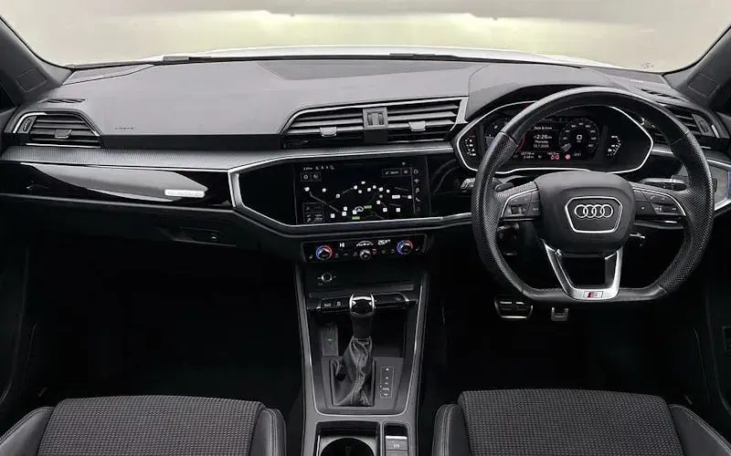 Used Audi Q3 Black Edition 200 HP (147 kW) 2023 Glacier white metallic/glacier white metallic SUV