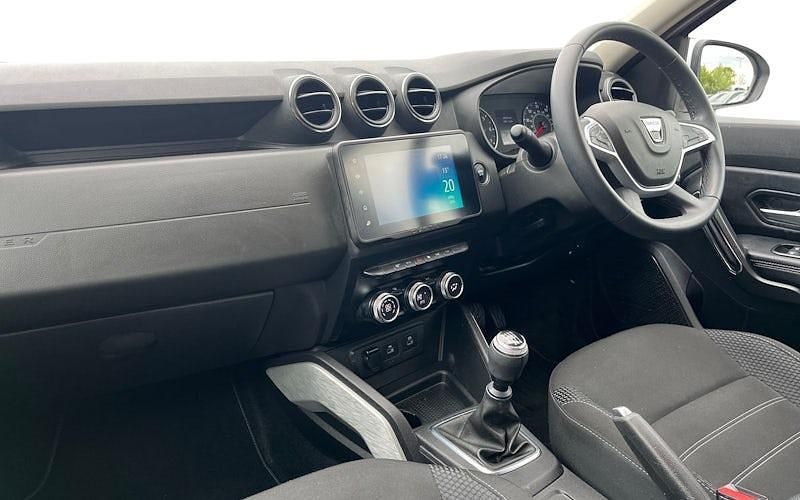 Used Dacia Duster Prestige 90 HP (66 kW) 2022 White SUV