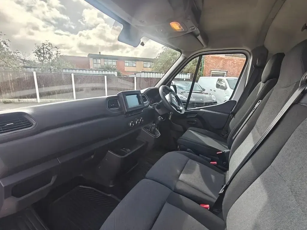 Gebraucht Renault Master Business 2022 Weiß Van / Kleinbus