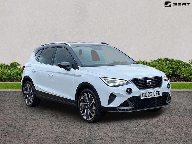 White Used 2023 Seat Arona FR Sport SUV | £18,995 (Fair price) - Image 1/4