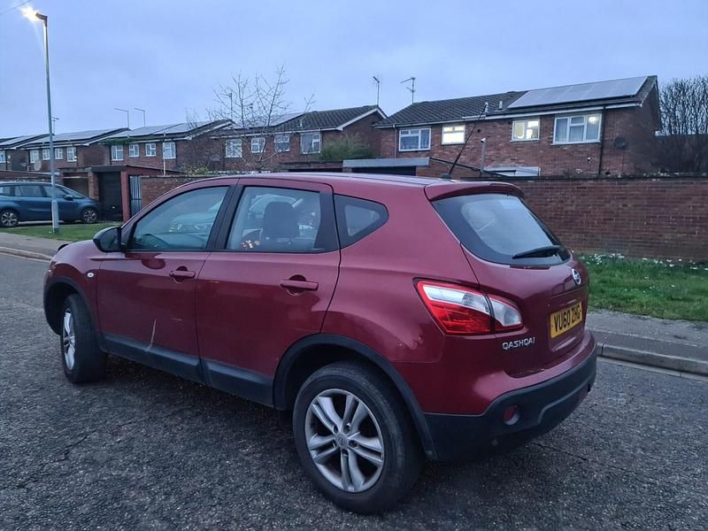 Used Nissan Qashqai Acenta 2010 Red SUV