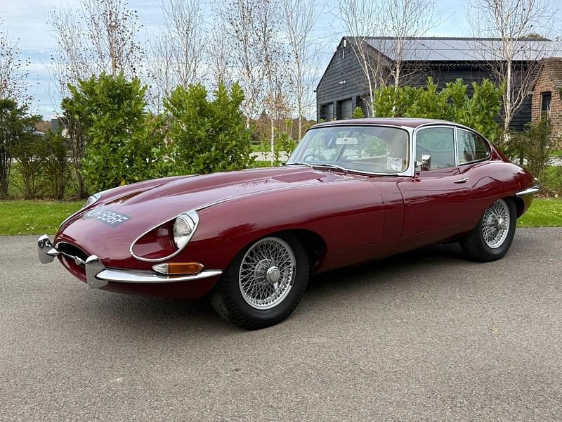 Usado Jaguar E-Type 265 CV (194 kW) 1968 Marrón Coupe