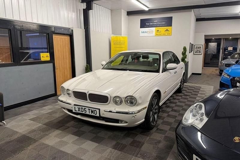 White Used 2005 Jaguar XJR Supercharged Sedan | £4,995 - Image 1/1