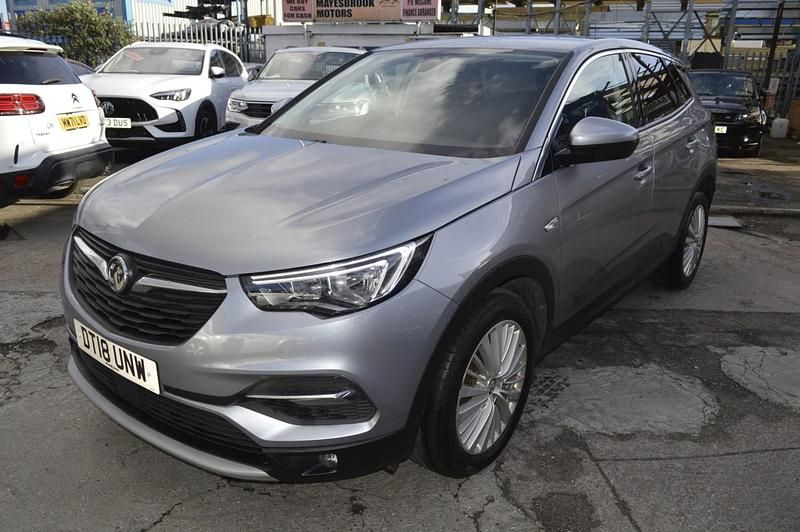 Used Vauxhall Grandland X Sport 130 HP (95 kW) 2018 Grey SUV