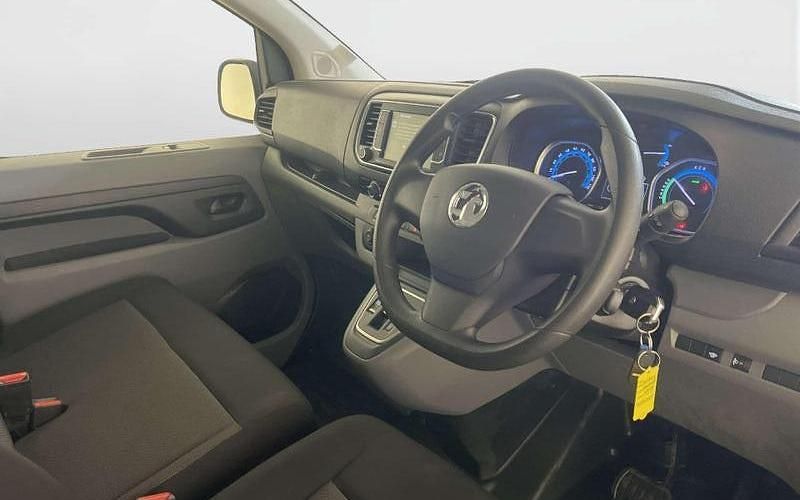 Used Vauxhall Vivaro 100 kW (136 HP) 2023 MPV