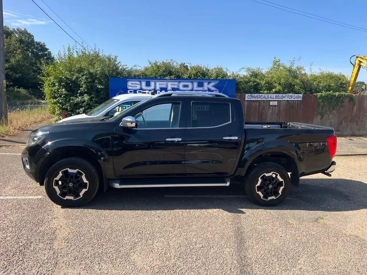 Used Nissan Navara Tekna 190 HP (139 kW) 2021 Black Pickup