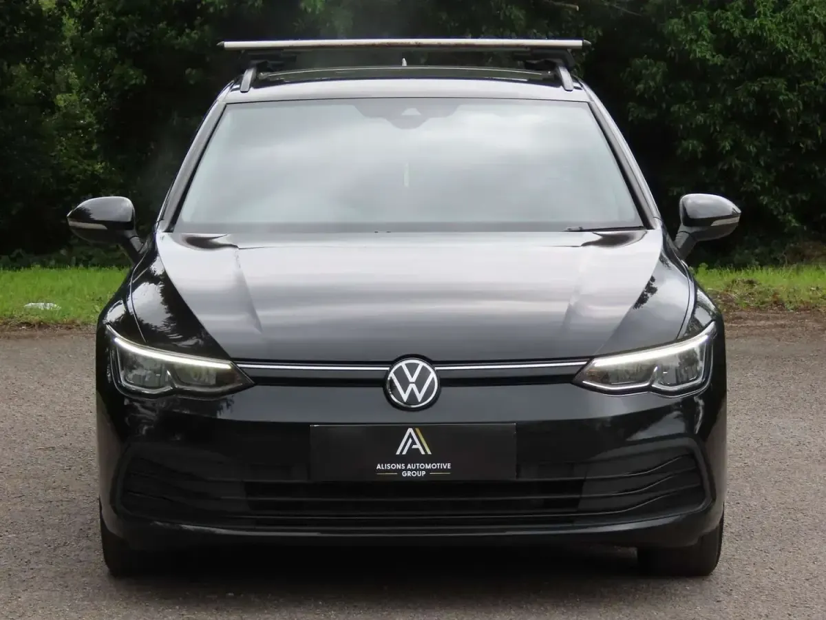 Used VW Golf VIII Life 115 HP (84 kW) 2022 Black Estate