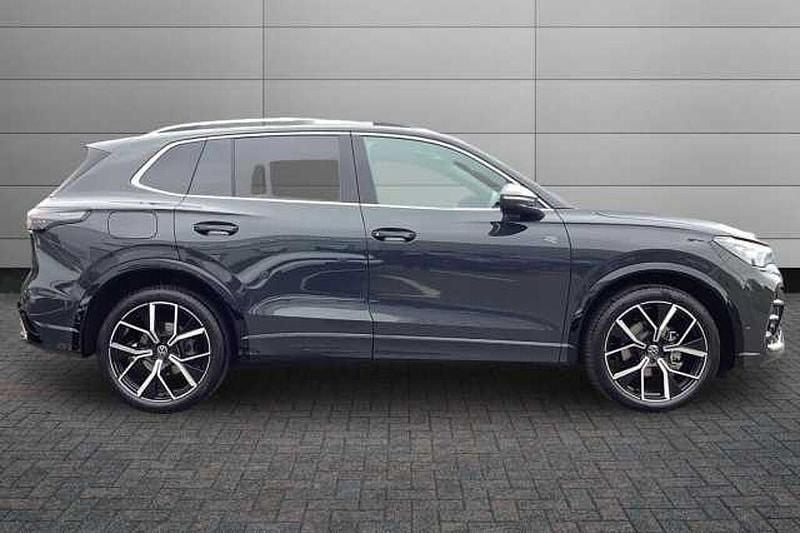 Used VW Tiguan R-line 150 HP (110 kW) 2025 Urano grey SUV