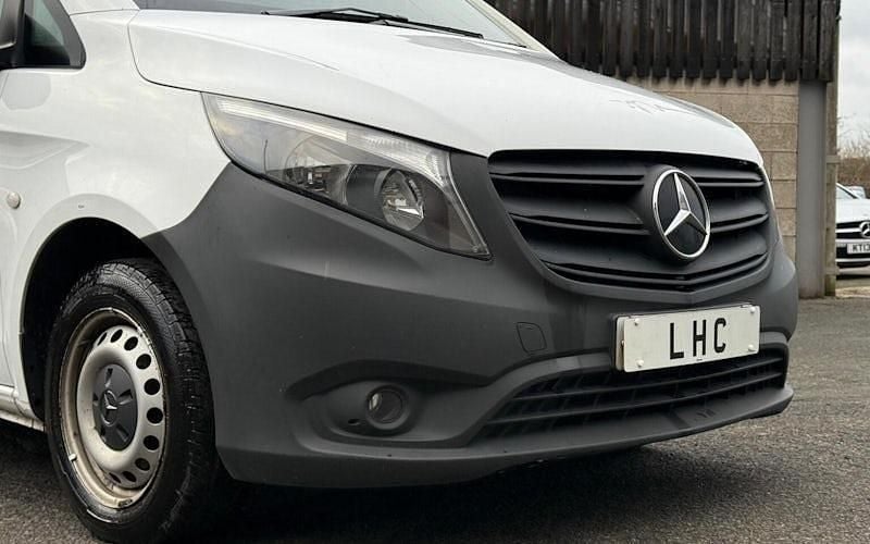 Used Mercedes Vito Progressive 136 HP (100 kW) 2023 Van