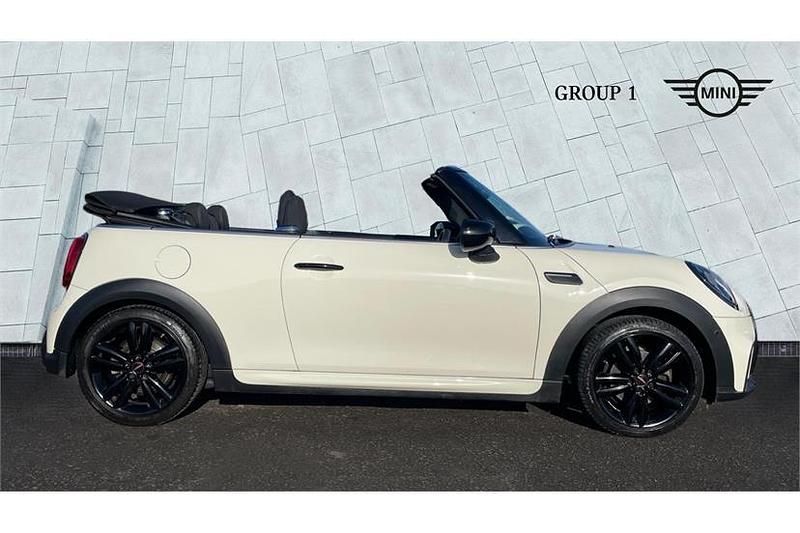 Used Mini Cooper Cabriolet Sport 136 HP (100 kW) 2022 White Cabriolet
