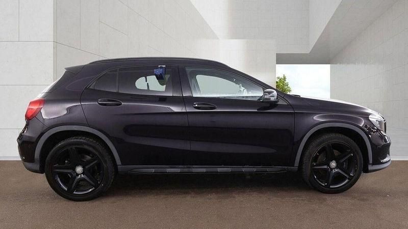 Used Mercedes GLA220 AMG line 2015 Purple SUV