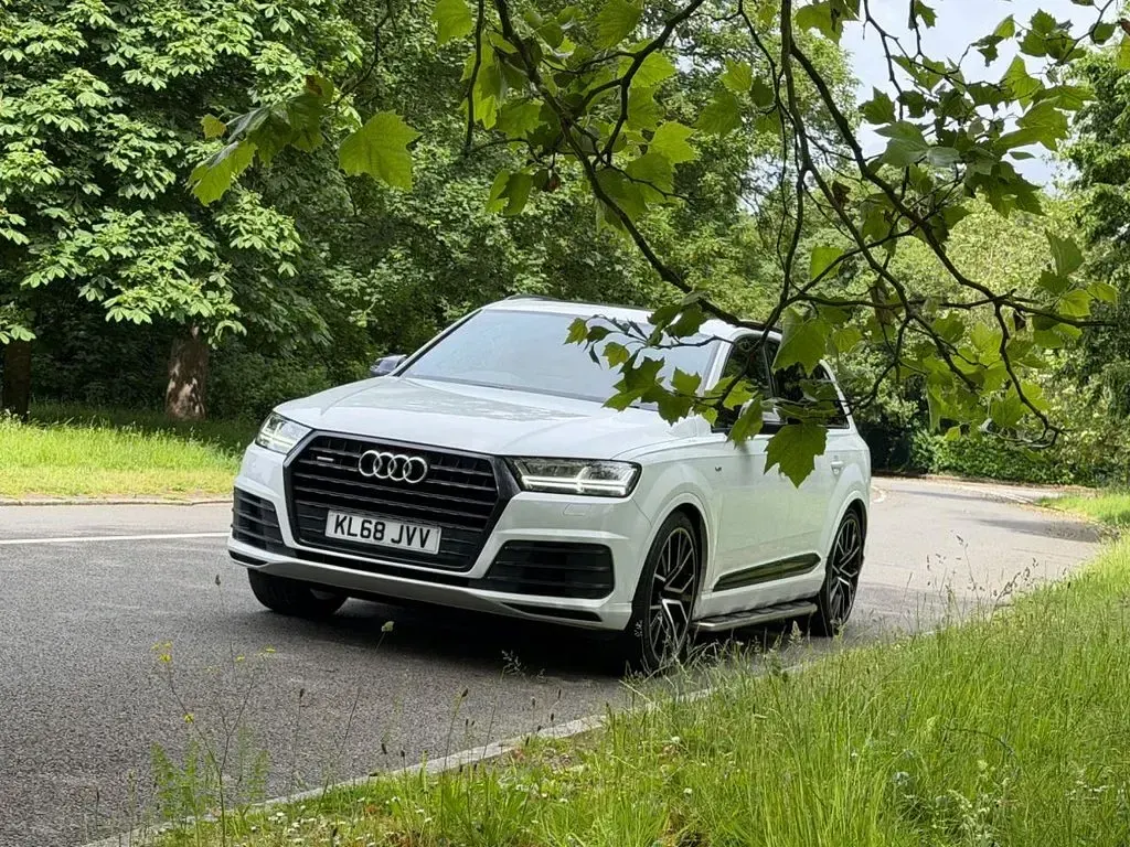 Used Audi Q7 Black Edition 272 HP (200 kW) 2019 White SUV
