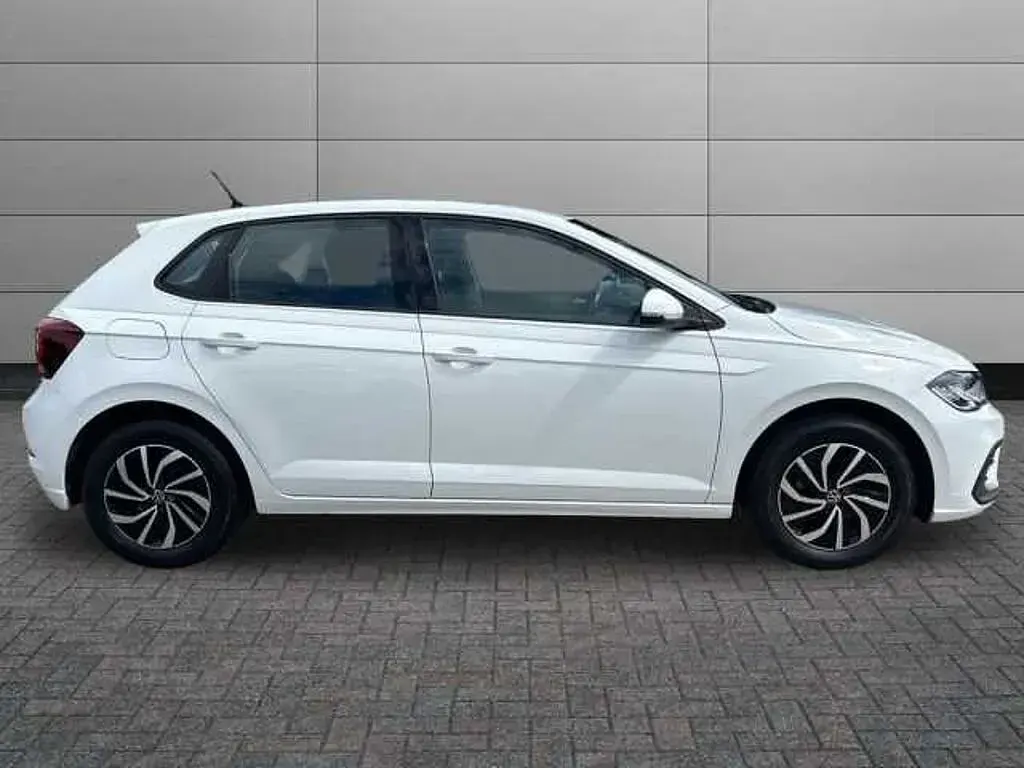 Used VW Polo Life 80 HP (58 kW) 2023 White Hatchback