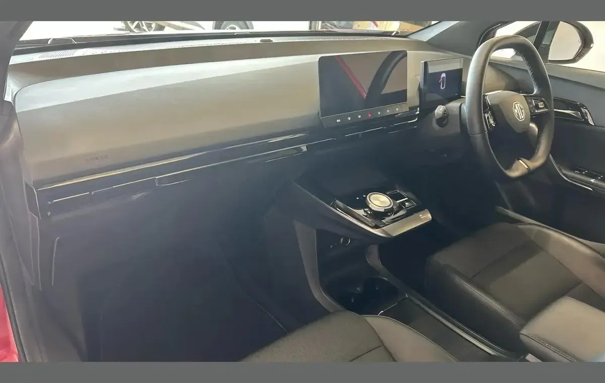 Usado MG MG4 EV Trophy 147 kW (200 HP) 2024 Vermelho Citadino