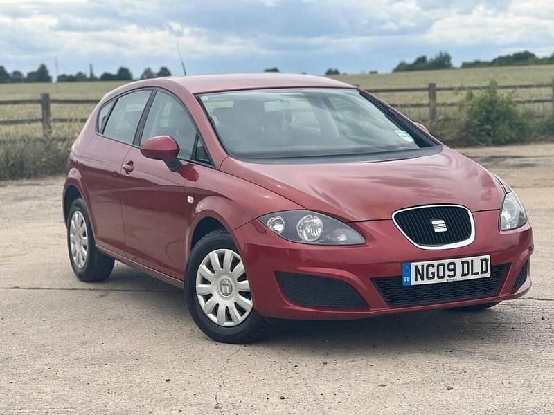 Red Used 2009 Seat Leon Hatchback | £1,750 (Expensive) - Image 1/4
