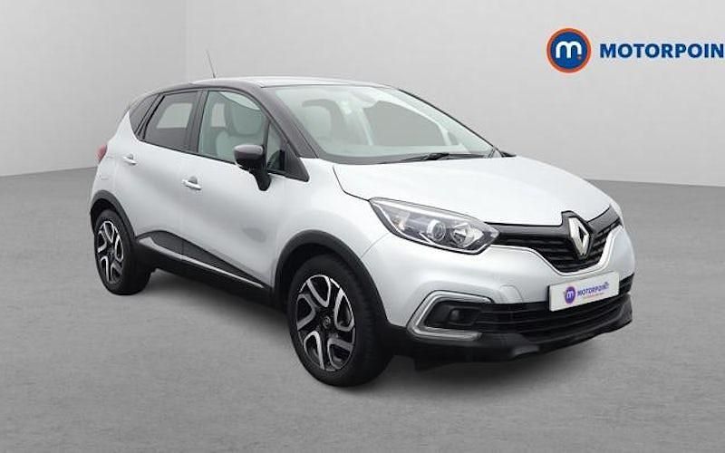 Second-hand Renault Captur Iconic 150 CP (110 kW) 2019 Negru SUV