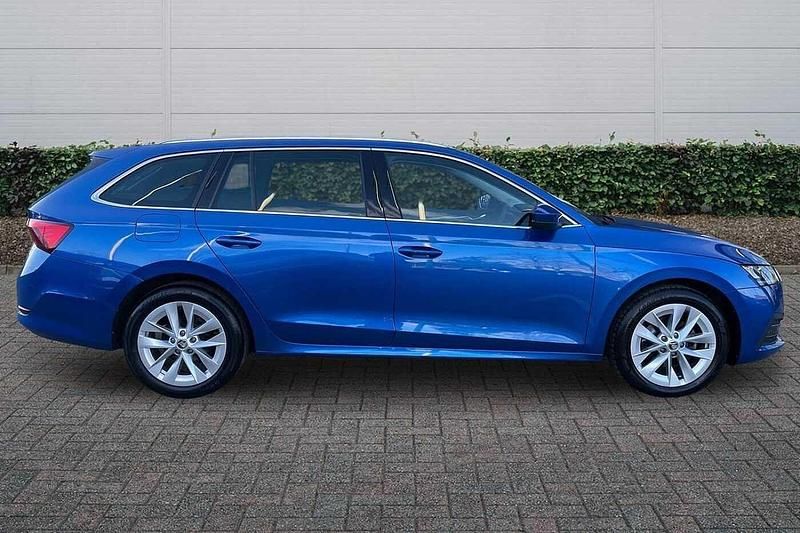 Used Skoda Octavia SE L 110 HP (80 kW) 2024 Race blue metallic Estate