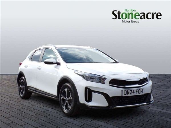 White Used 2024 Kia XCeed 3 SUV | £19,495 (Fair price) - Image 1/4