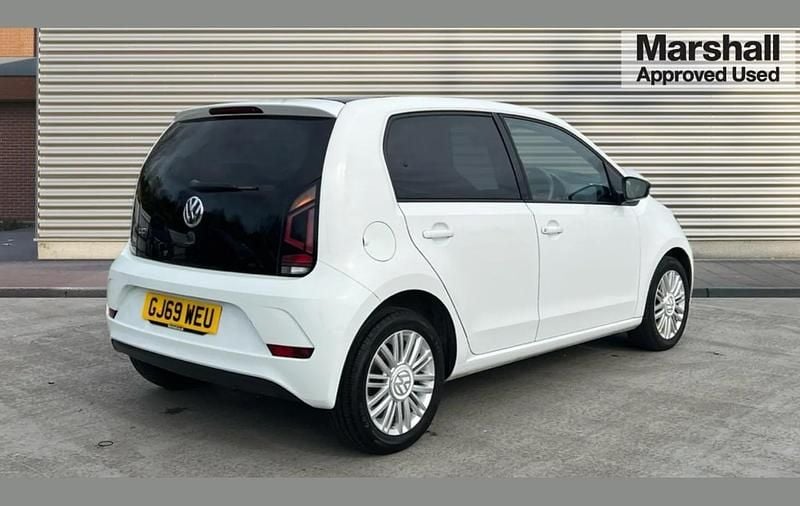 Used VW up! move up! 60 HP (44 kW) 2019 Pure white black Hatchback