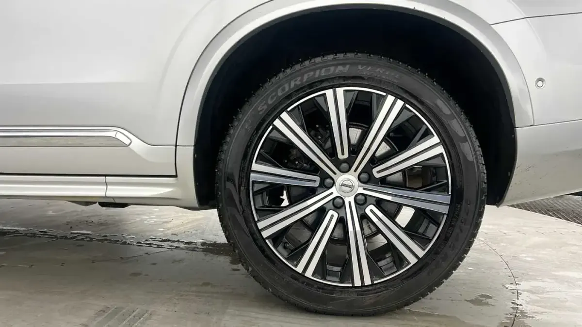 Used Volvo XC90 Inscription 235 HP (172 kW) 2021 Silver SUV
