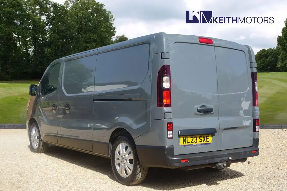 Used Renault Trafic 148 HP (108 kW) 2023 Grey MPV