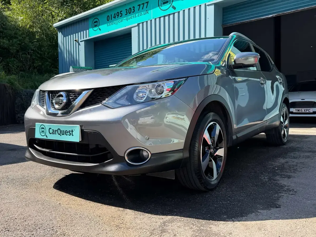 Used Nissan Qashqai N-Vision 110 HP (80 kW) 2017 Grey SUV