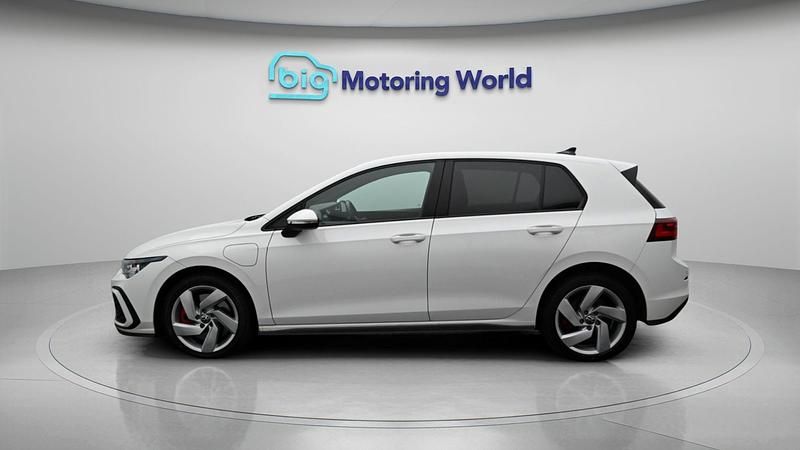 Used VW Golf VIII GTE 242 HP (177 kW) 2022 White Hatchback