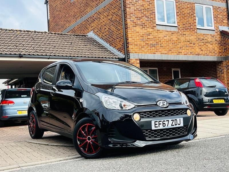 Black Used 2018 Hyundai i10 SE Hatchback | £7,891 (Good price) - Image 1/4