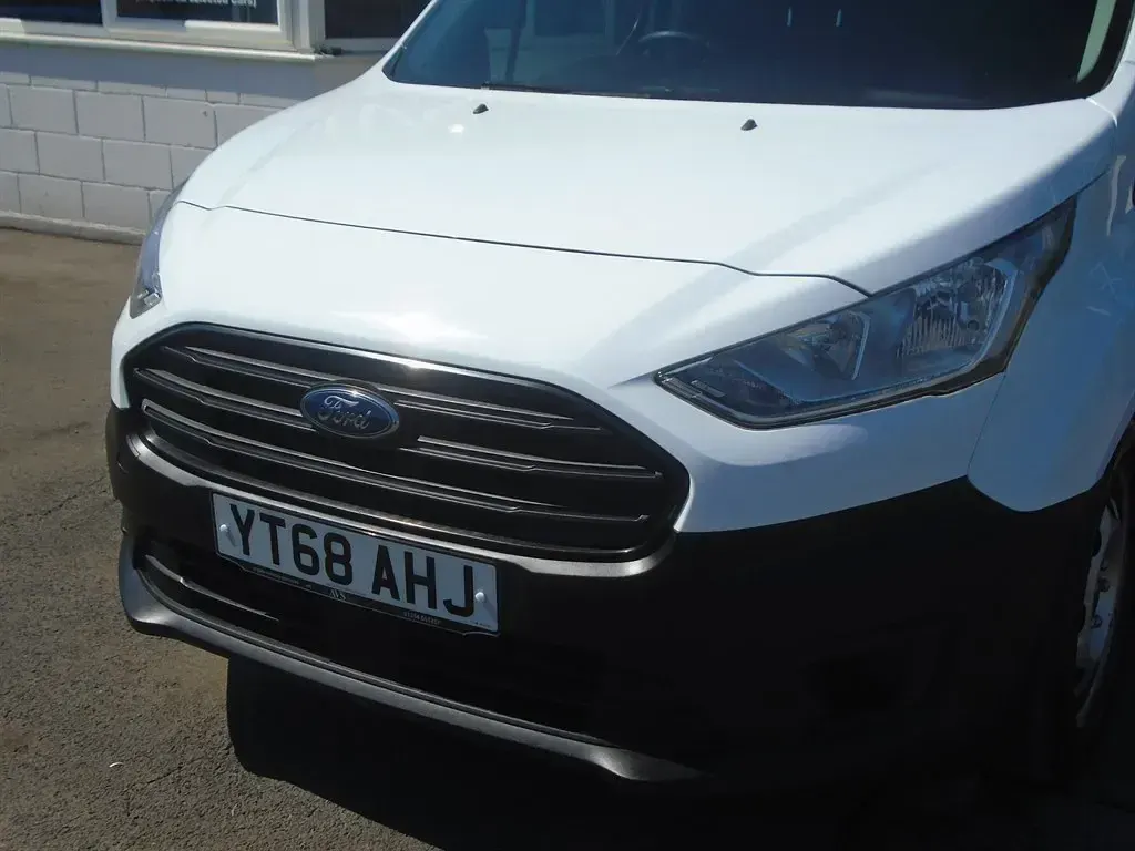 Second-hand Ford Transit Connect 100 CP (73 kW) 2018 Alb Monovolum