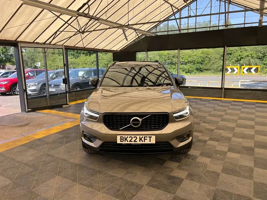 Used Volvo XC40 R-Design Pro 2022 Pebble grey SUV