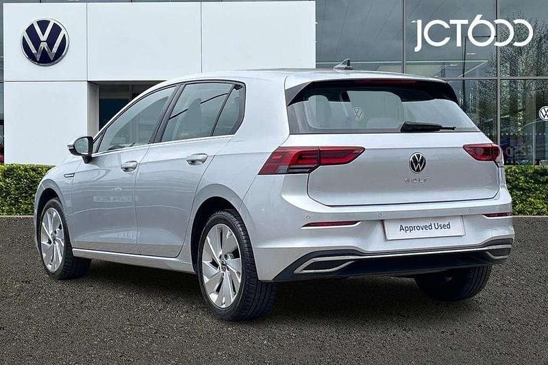 Used VW Golf VIII Style 150 HP (110 kW) 2022 Silver Hatchback