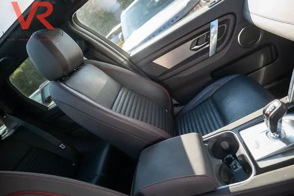 Second-hand Land Rover Discovery Sport SE Dynamic 204 CP (150 kW) 2022 Roșu SUV